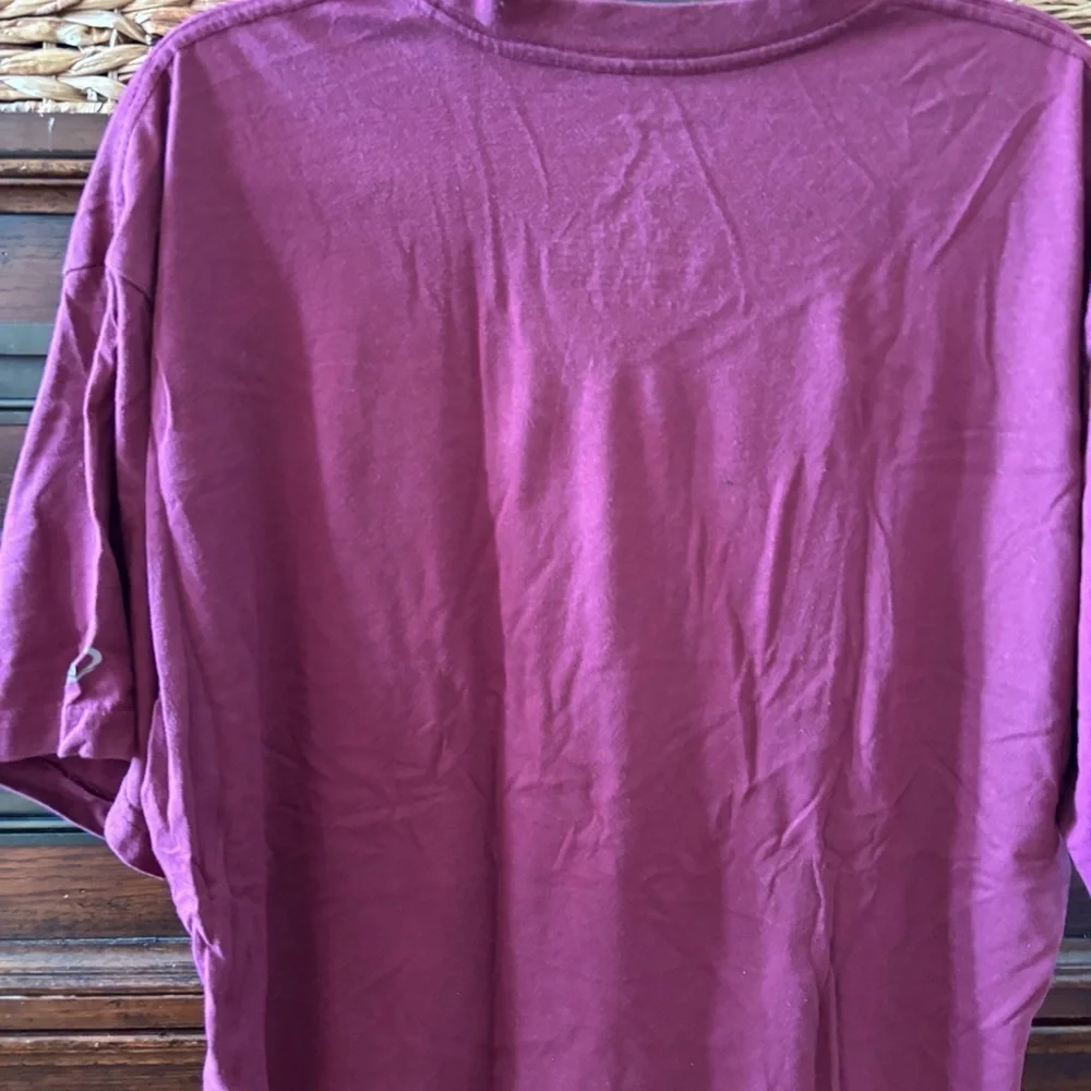 Spalding regular fit crewneck tee in size XL